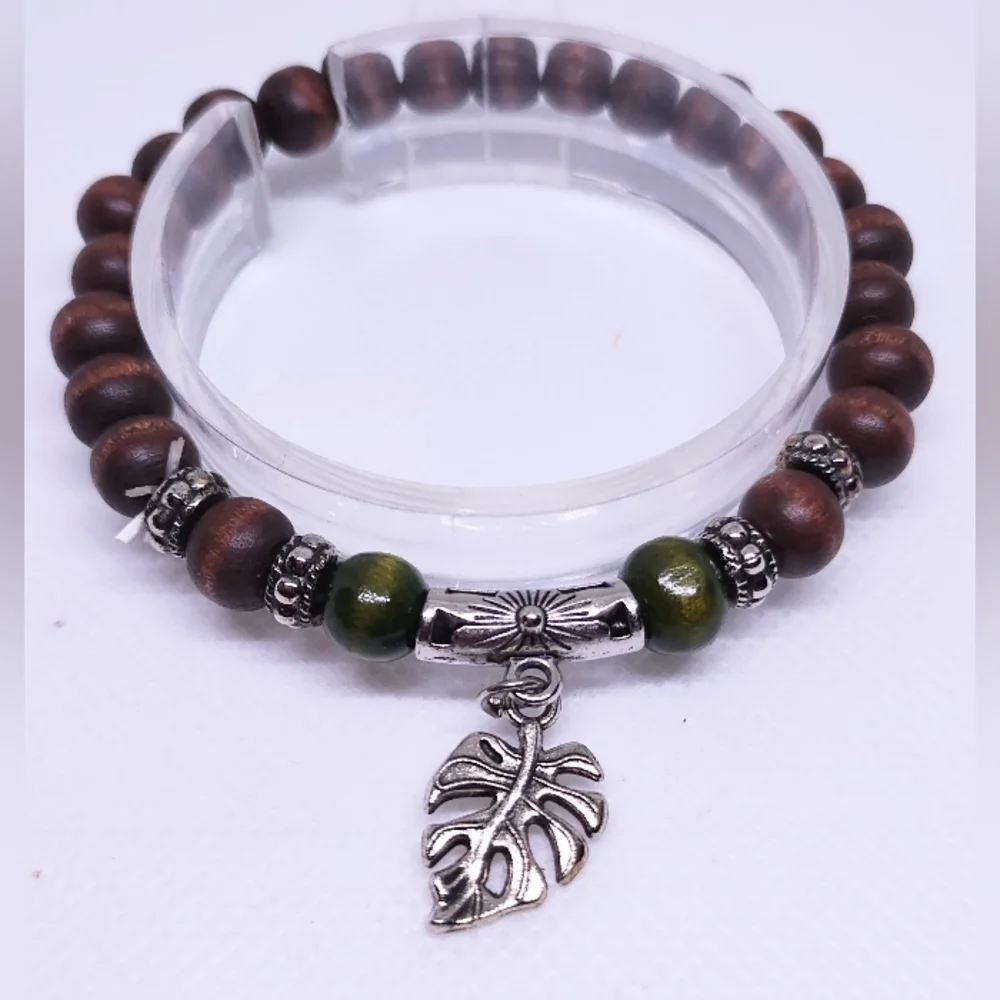 Men's Bracelet Beaded Brown New Leaf Charm‎ NEW f57